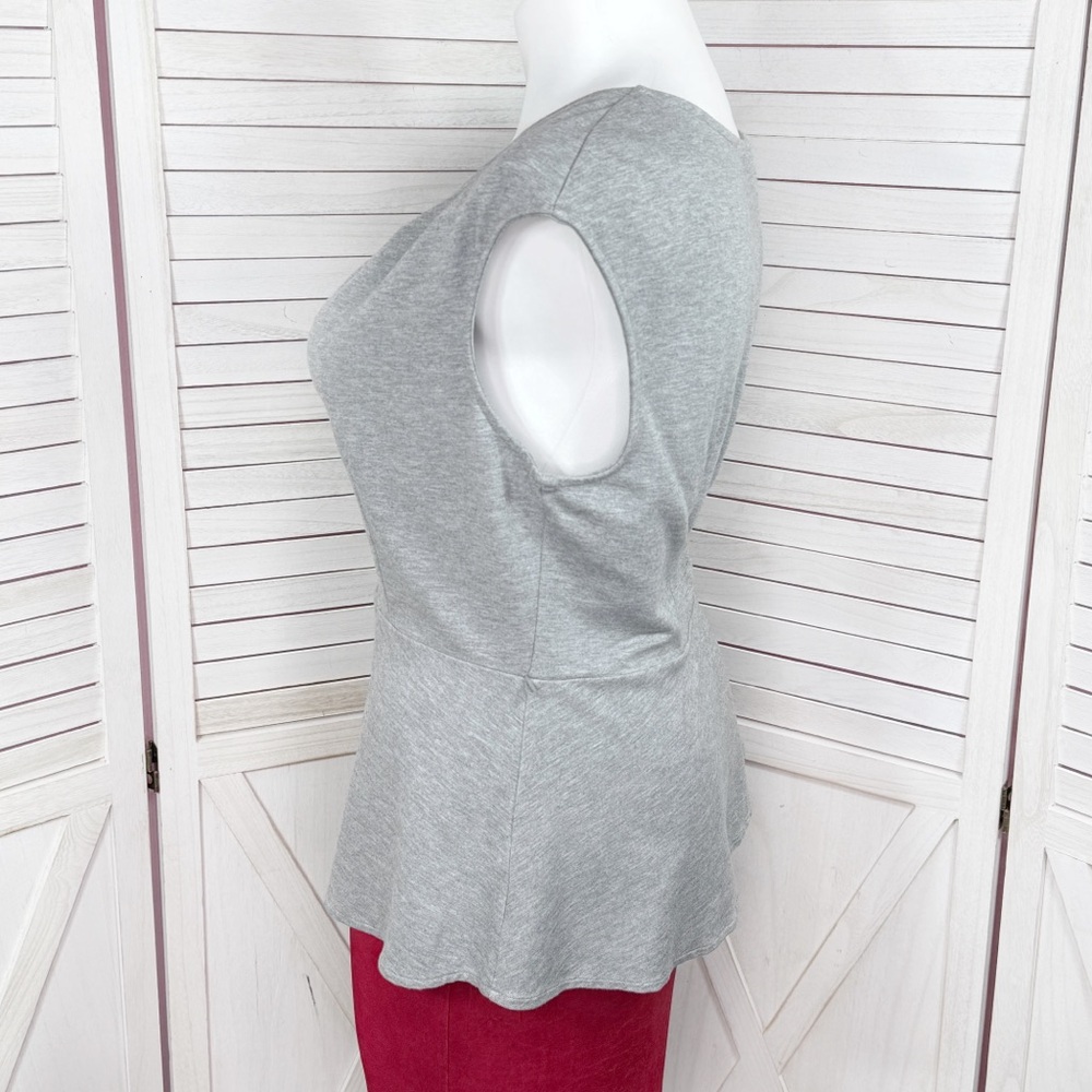 6th & LN Lane Bryant Asymmetrical Peplum Sleeveless Knit Top Grey 18 - Picture 2 of 12